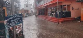 Rain in Dhanolti tourist place