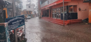 Rain in Dhanolti tourist place