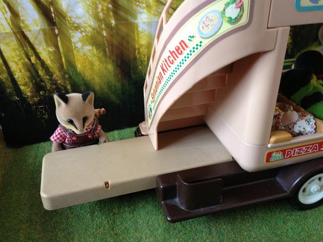 Sylvanian Families Bus Fox