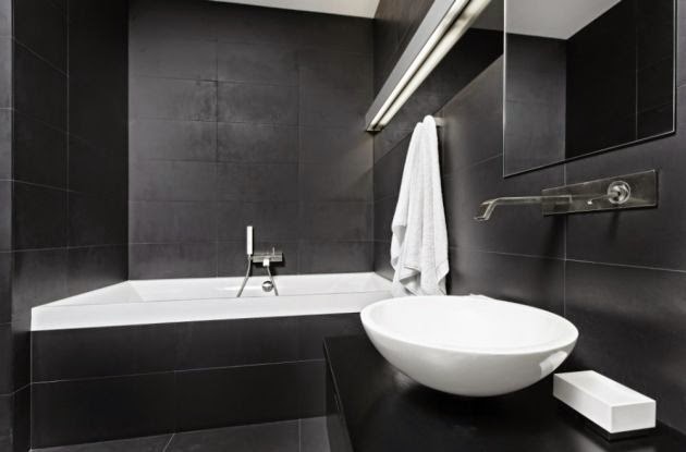 How to Decorate the Bathroom in Black Color