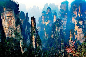 southern sky column mountains in the zhangjiajie national forest park china El Parque Forestal Nacional de Zhangjiajie, China bosque Pandora extraterrestre de Avatar.