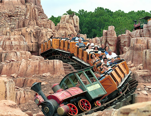 Montanha russa em Frontierland no Magic Kingdom Disney