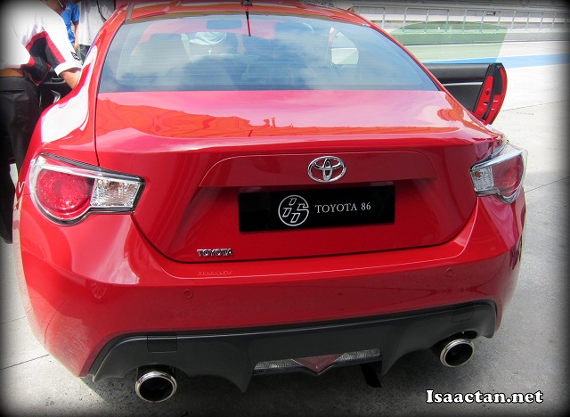 I do like the sporty looks of the Toyota 86