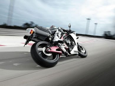 Yamaha launches 2010 YZF-R1