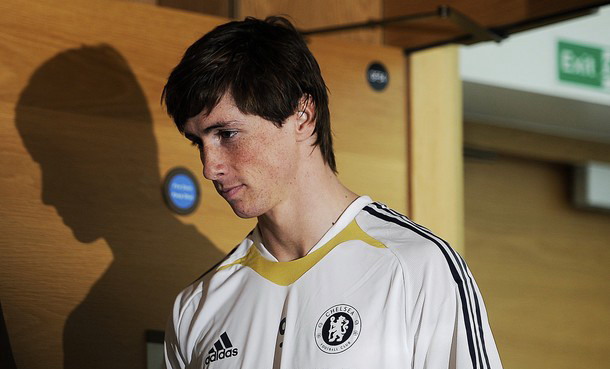 New Chelsea signing Fernando Torres arrives for a press conference