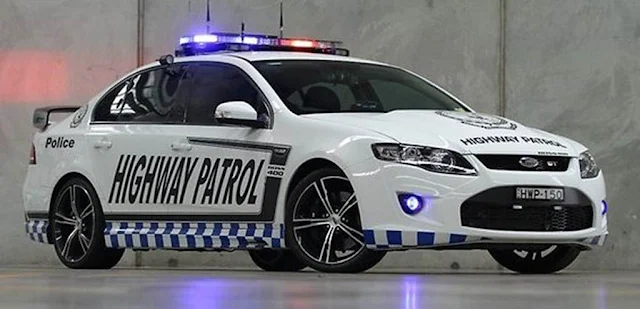 Ford Falcon GT patrulha policial perfil frontal