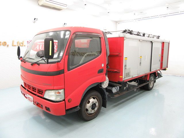 19670A3N8 2004 Toyota Toyoace 3ton bottle truck for PNG to Port Moresby