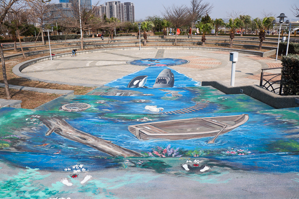 台中梧棲頂魚寮公園鯨魚溜滑梯、滿載而歸的漁船、3D互動地景彩繪