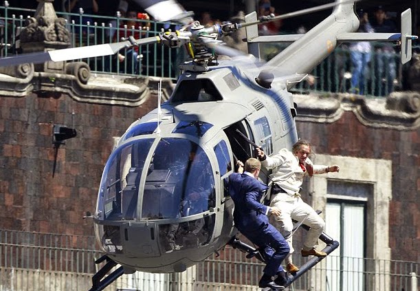 scenen bond in heli