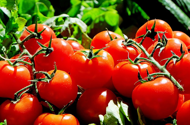 tomatoes for glowing skin