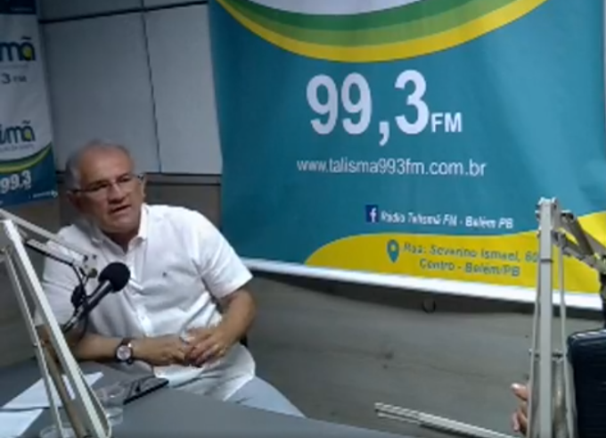 Em entrevista a rádio, prefeito de Araruna anuncia reajuste em piso salarial de professores e agentes de saúde