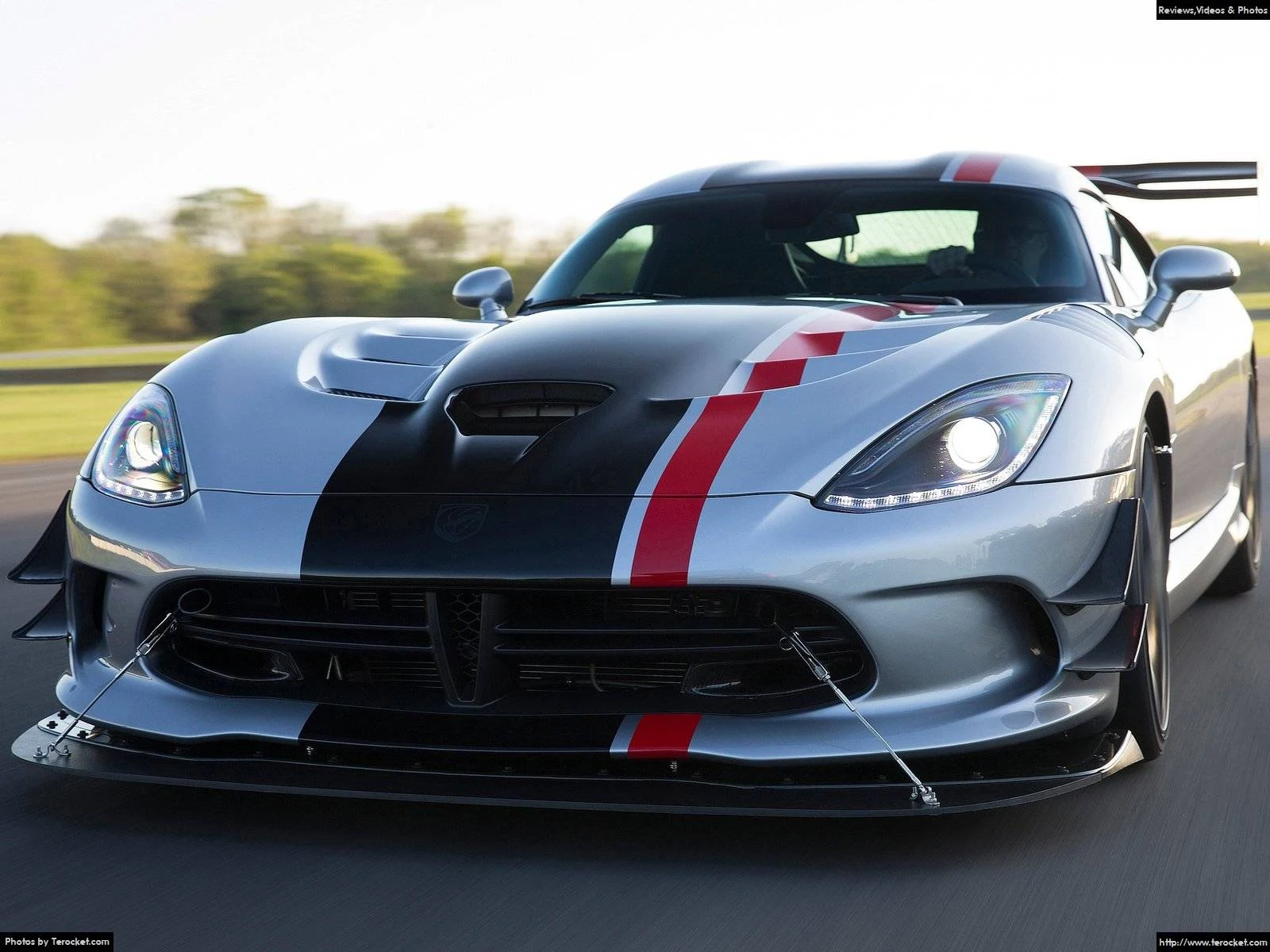 Hình ảnh siêu xe Dodge Viper ACR 2016 & nội ngoại thất