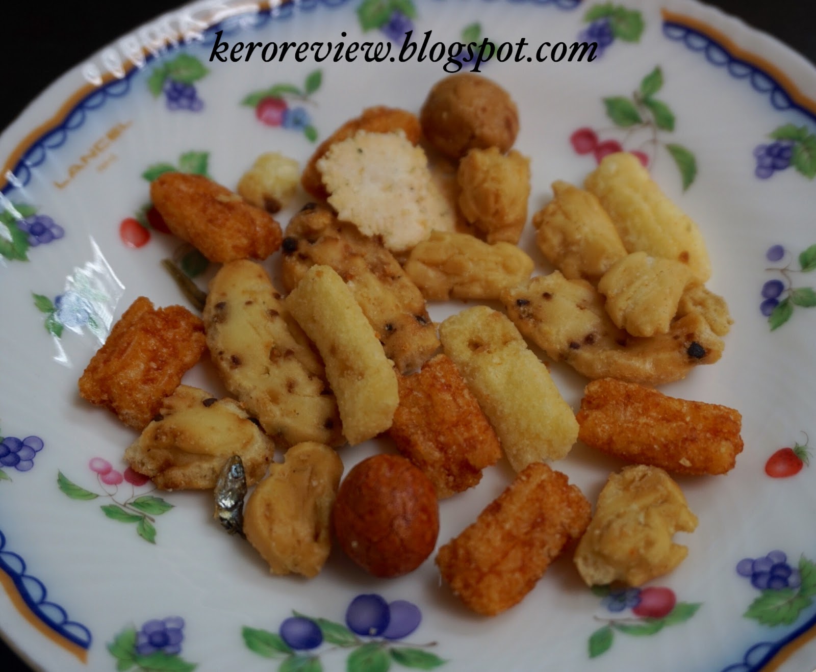 รีวิว เบอร์บอน รวมมิตรอาราเระ (CR) Review Ajigonomi cracker, Bourbon Brand.