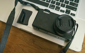 SIGMA DP2 Merrill と Grip by Richard Franiec 