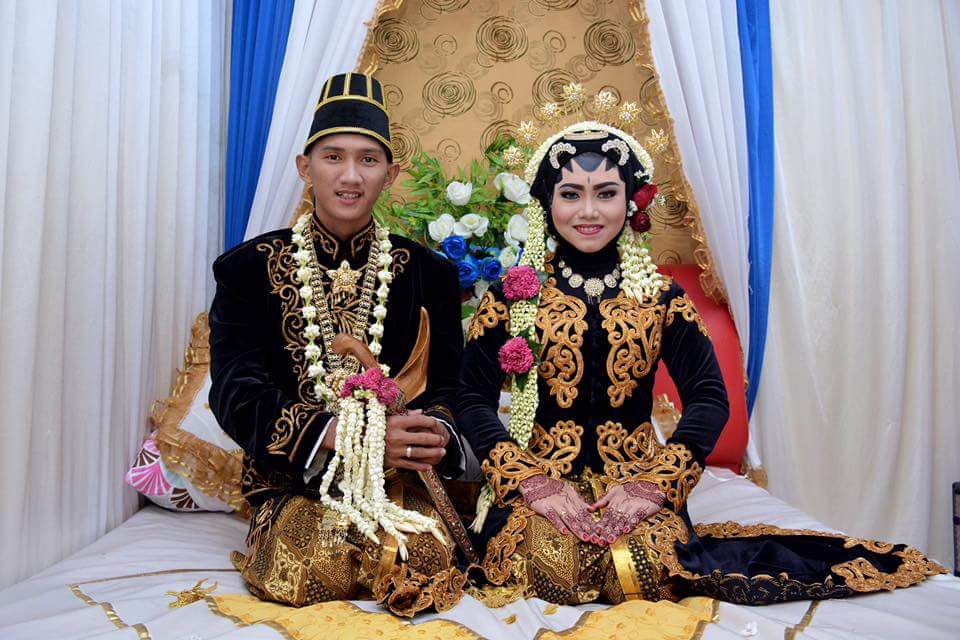 Java Wedding Traditional by Ella Rias Pengantin Batam