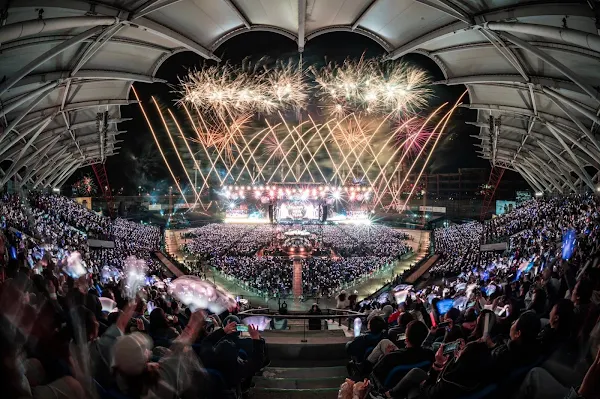 ▲五月天與歌迷迎接2024年。（新聞局提供）