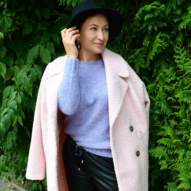 Autumn Outfit with Boucle Bonprix Coat