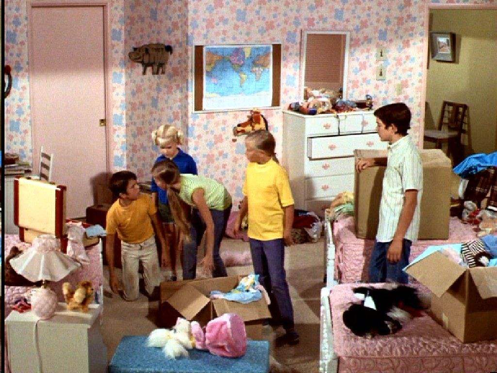 Middle Class Modern: House Stalking: The Brady Bunch House  Photo From Fanpix