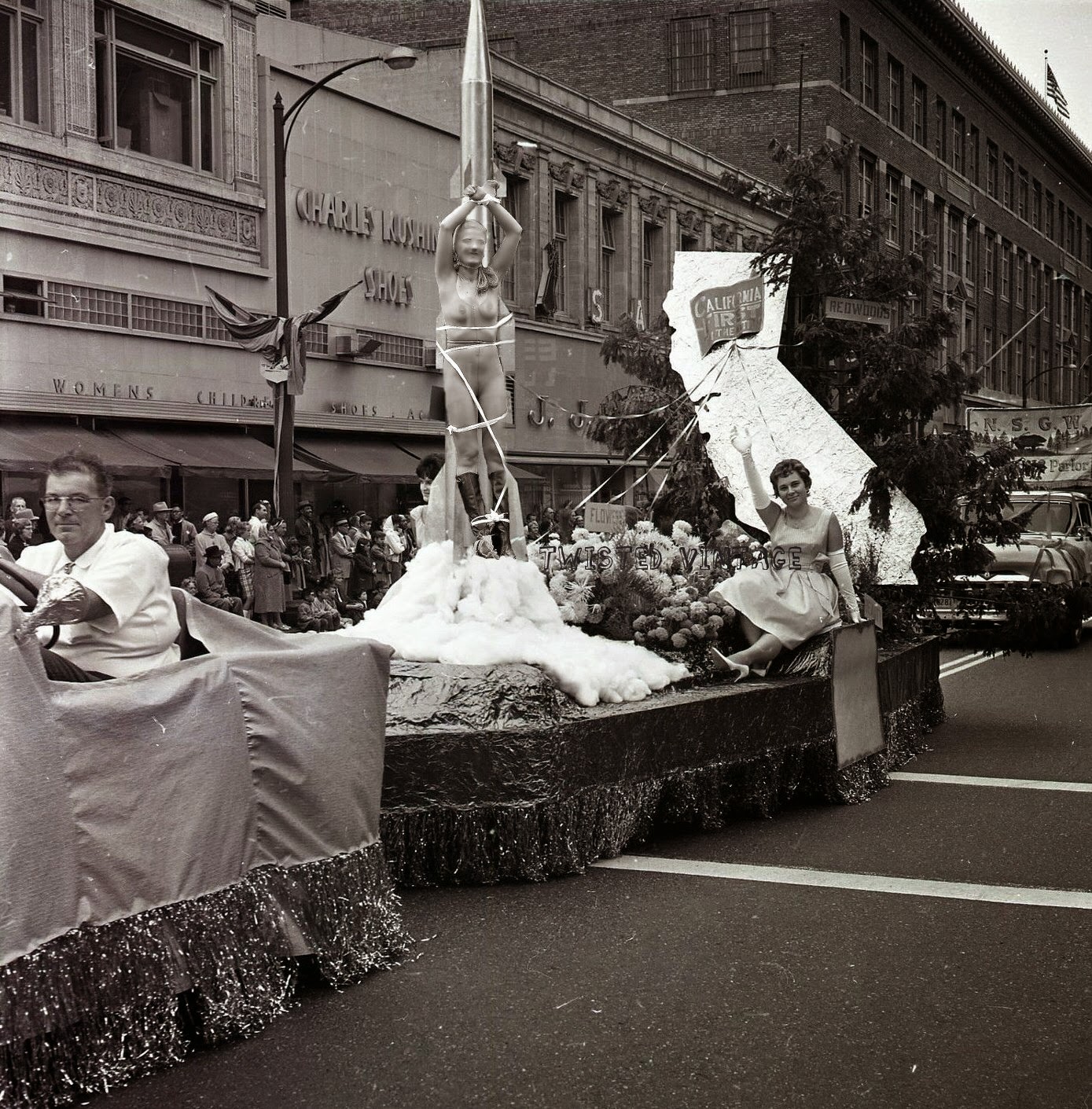 Captured Alien Float