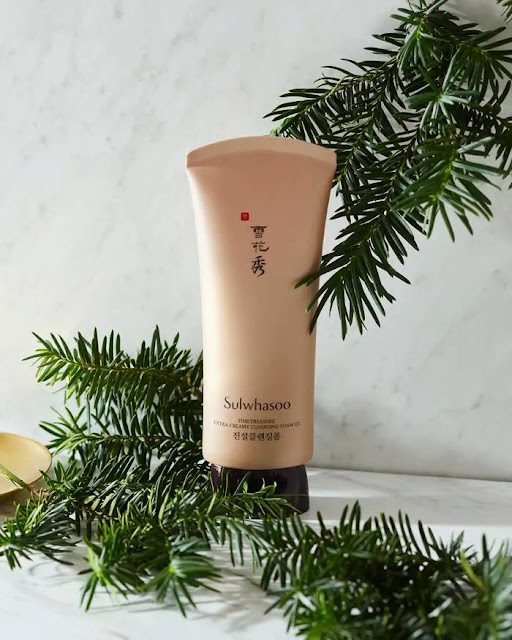 Merk Skincare untuk Usia 50 Tahun Keatas - Sulwhasoo Time Treasure Extra Creamy Cleansing Foam