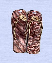 footwear of wood motif batik