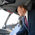 Avião de Putin tem aparato de guerra, botão nuclear e detalhes de ouro