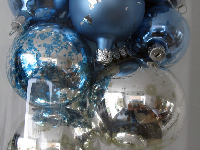 blue and silver Christmas balls