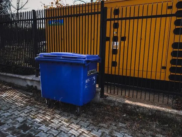 Secure Dumpsters and Recycle Bins