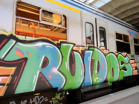 Art on Train: Hapy