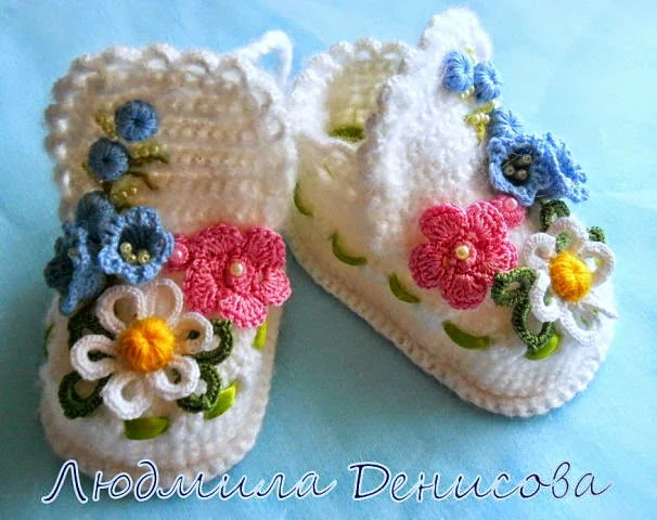 Escarpines / patucos crochet decorados