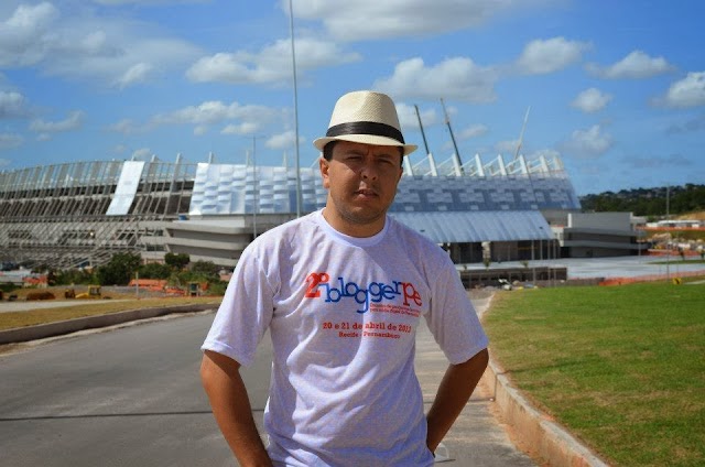 ALUNOS DO PROJOVEM URBANO HOMENAGEIAM O VEREADOR RONALDINHO BIRUNDA