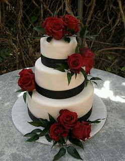 Wedding Cakes in Black & White