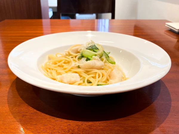 レストランリモーネの白身魚とズッキーニのアーリオ･オーリオのスパゲティ