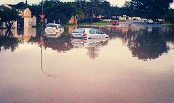 You can see the flooding of Bizweni School at the back of this photo. 