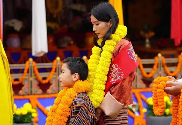 King Jigme Khesar Namgyel Wangchuck, Queen Jetsun Pema, Crown Prince Jigme Namgyel and Prince Ugyen Wangchuck