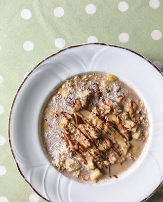 Desk Breakfast: Summer Berry Overnight Oats, www.imogenmolly.co.uk