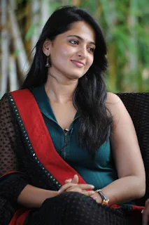  Actress Anushka shetty Looking Cute and Lovely Pics