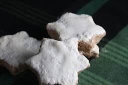 ZIMTSTERNE (GERMAN CINNAMON STAR COOKIES)