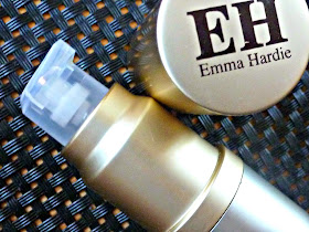 A picture of the Emma Hardie Natural Lift and Sculpt Firming Eye Serum