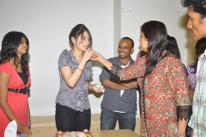 Tamanna Bhatia Latest Hairstyle Pics 7
