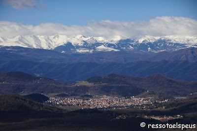 Recorrent territori de volcans III