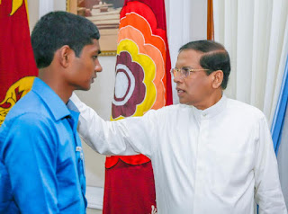 President meets teen who hacked his website