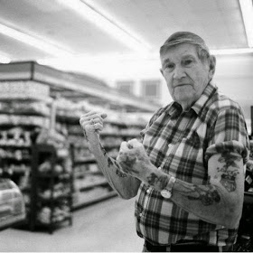 Ancianos con tatuajes, http://distopiamod.blogspot.com
