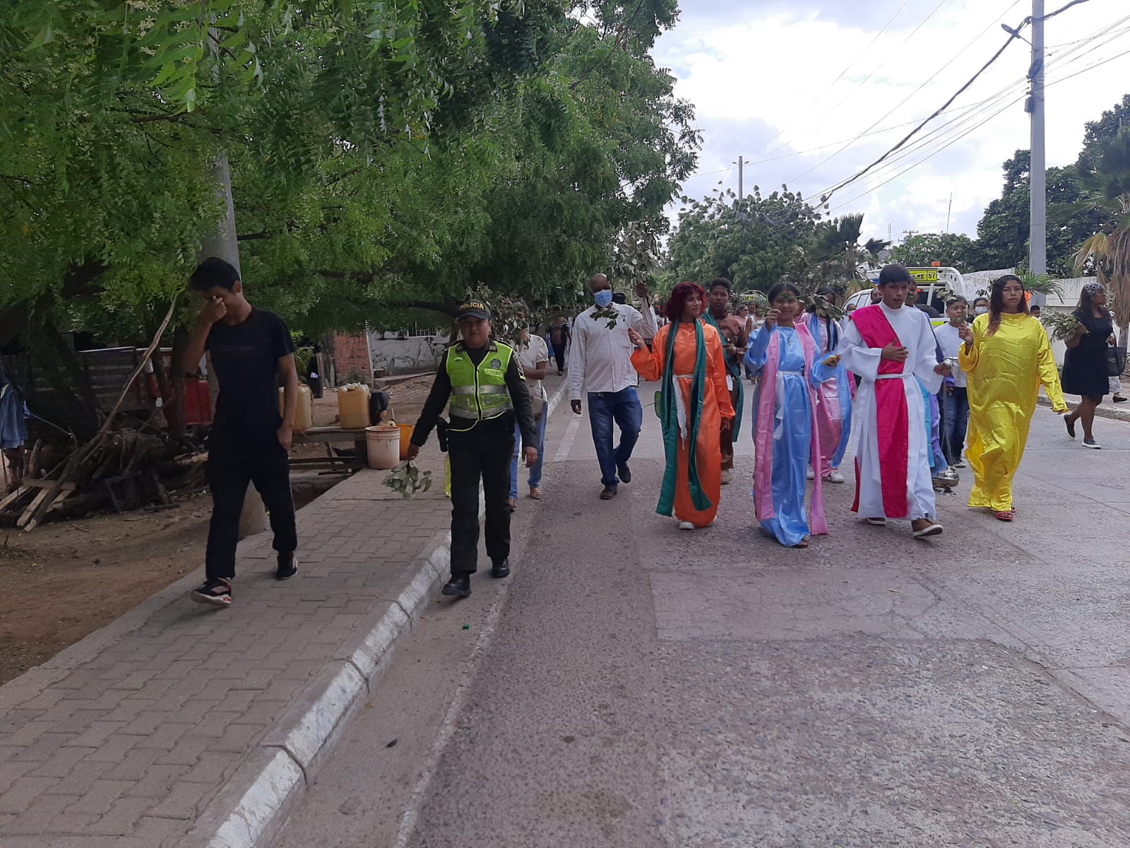 https://www.notasrosas.com/Policía Nacional acompaña los actos conmemorativos de la Semana Santa en La Guajira