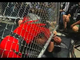 Watch WWE free Video online: Stone Cold vs Kane (First Blood)