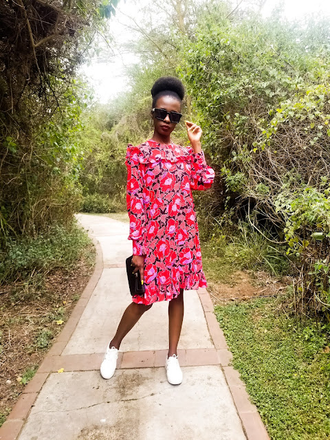 How To Wear A Floral Shift Dress With White Sneakers