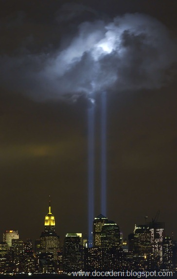 Tribute_in_Light_Memorial_September_9_2004