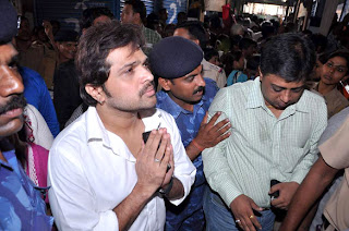 Himesh with Sur Kshetra team at Ganesh Mandal