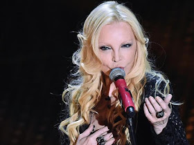 Patty Pravo - MILLE LIRE AL MESE -  Sanremo 2011 - acvordi, tedto e video