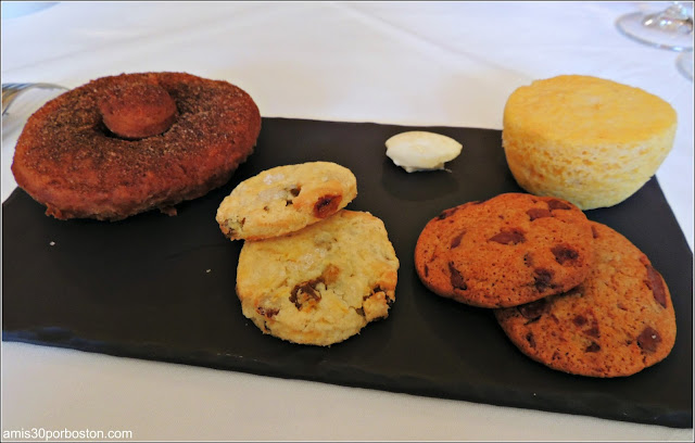 T.W. Food Brunch: Bakery Plate